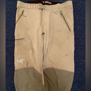 Arcteryx soft shell climbing pants. Size medium. We’ll loved.